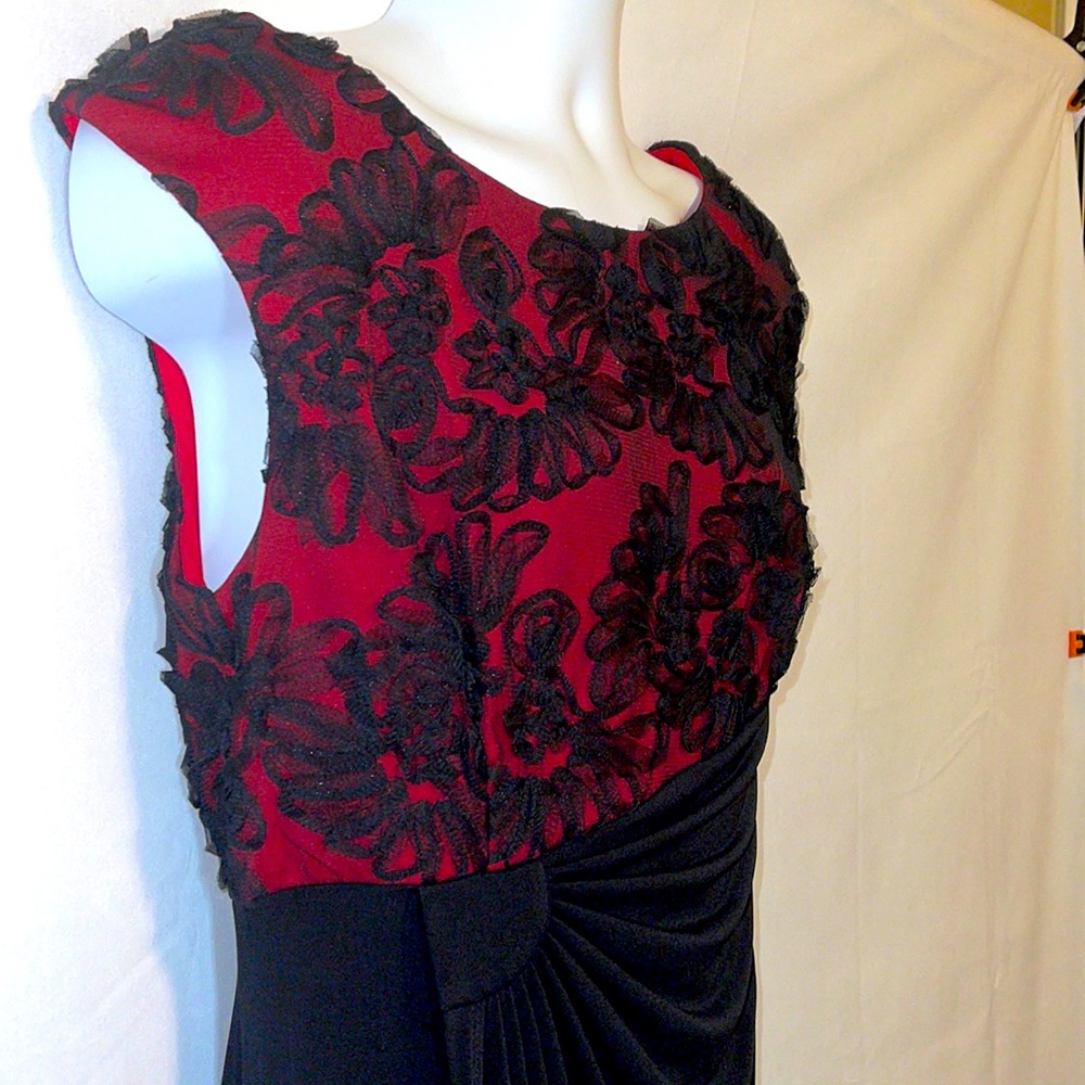 CONNECTED Gown. Size 14